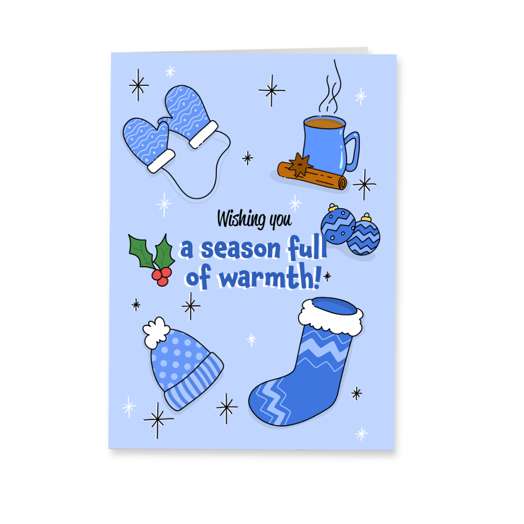 Lichtblauwe winterkaart met gezellige illustraties van wanten, een warme mok, kerstballen, een muts en een kerstsok met de tekst 'Wishing you a season full of warmth!'.
