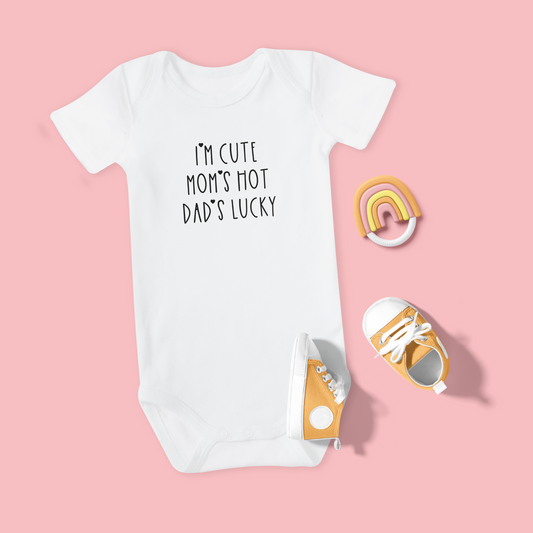 Baby romper wit korte mouw met schattige tekst - Cute hot lucky